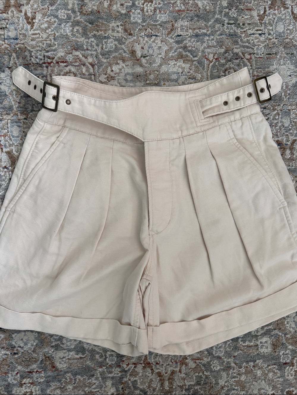 Banana Republic Beige cream High-Waist Pleated Shorts with Belt 0